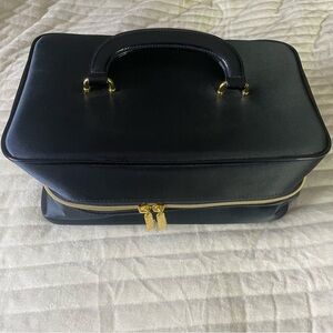 Estée Lauder Navy Blue Matte w Shiny Handle Large Makeup Bag New w Gold Accents